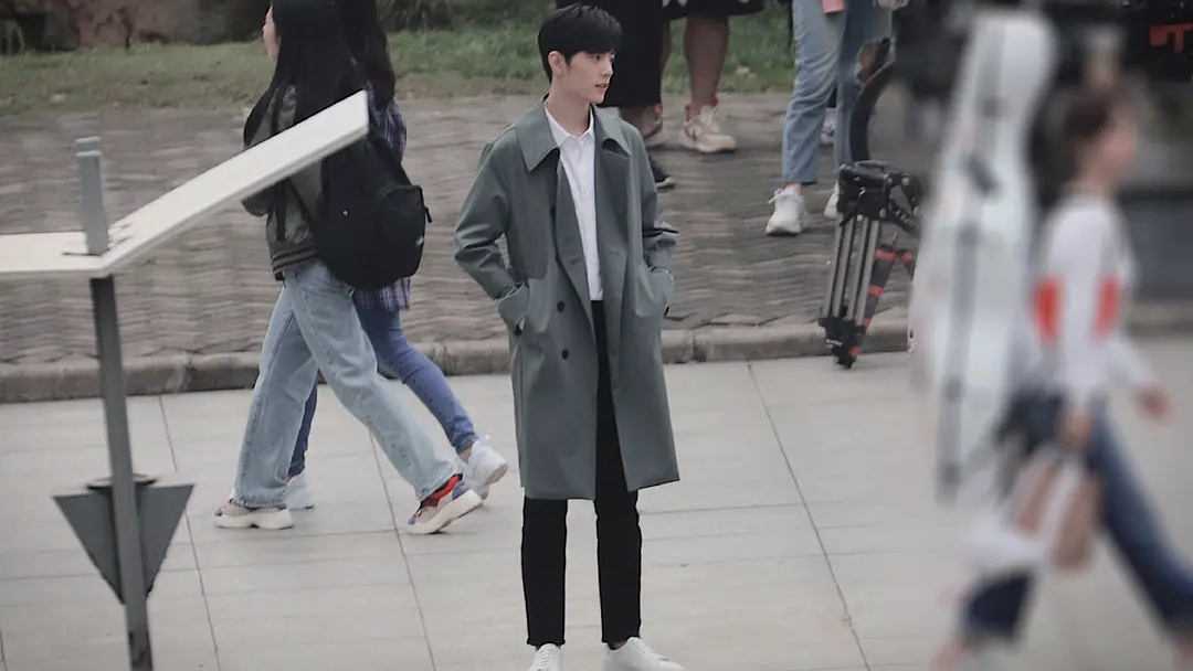 肖战|重开影剧综新赛道，能扛剧能带货数据无短板，肖战缺的是作品吗？