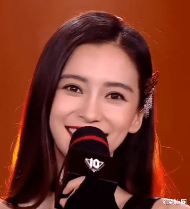 王俊凯|baby和王俊凯直播打游戏,被高清镜头怼脸拍,状态回春宛如少女