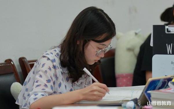 大学|本科生质疑企业“学历歧视”，HR理由很犀利：你这样的满大街都是