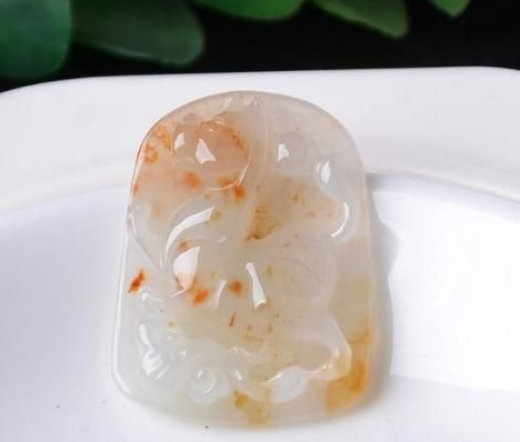 翡翠|翡翠中的洒金翡翠，珠光宝气好高级，咋形成的？