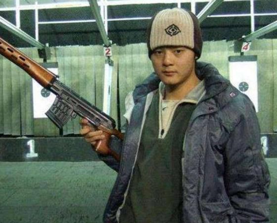 李连杰|当年李连杰的替身被炸身亡，剧组只赔16万打发，李连杰做法称赞