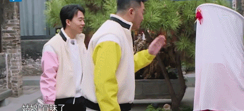 郭麒麟|郭麒麟公开撒糖：德云社少夫人，终于有了样子！