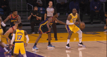 勇士队|24秒压哨绝杀！又砍三双！詹姆斯附加赛干崩勇士！以后别打他的脸