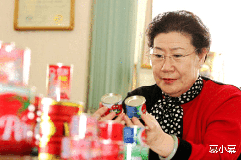 红牛|她55岁仪表厂退休，靠易拉罐起家，做到公司年收入105亿