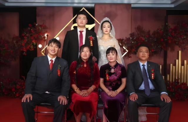 钟小丹|陈亚男离婚风波后续！果然，她彻底装不下去了