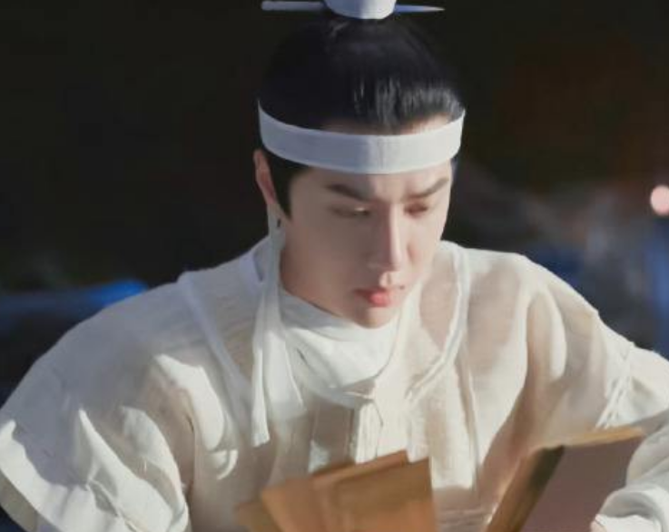 芒果台|6年前《琅琊榜》演王凯“跟班”，摇身一变，成芒果王炸大剧男主