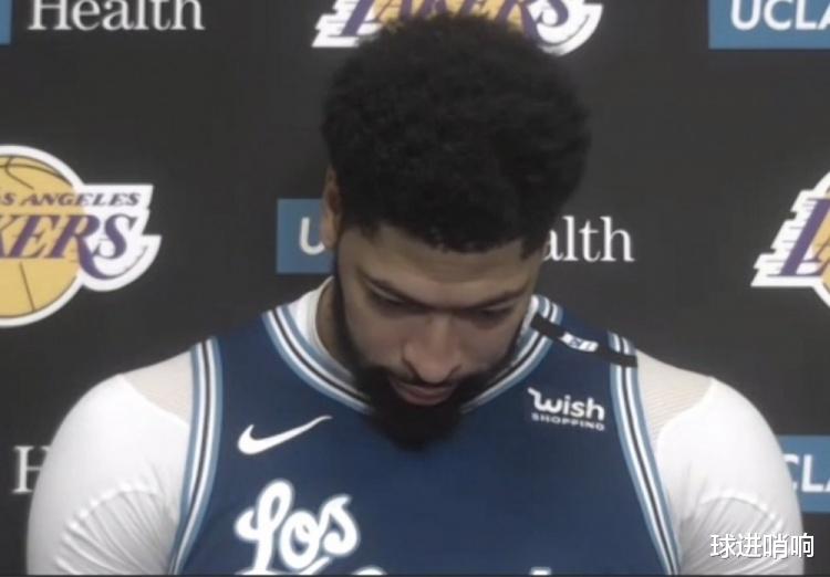 湖人队|排第几都有信心！湖人掉到第七，沃格尔仍放豪言，苏群说出大实话