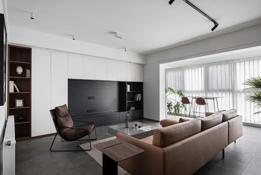 147㎡现代简约风，整体选用黑白色调，简约又不失精致！