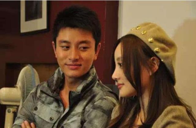 李小璐|李小璐彻底“放开”，穿丁字连体衣秀舞蹈，与往日女神判若两人