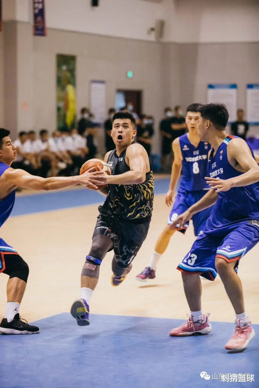 篮球|他们，一手打造顶级半职业俱乐部！让球员们有了一个家！