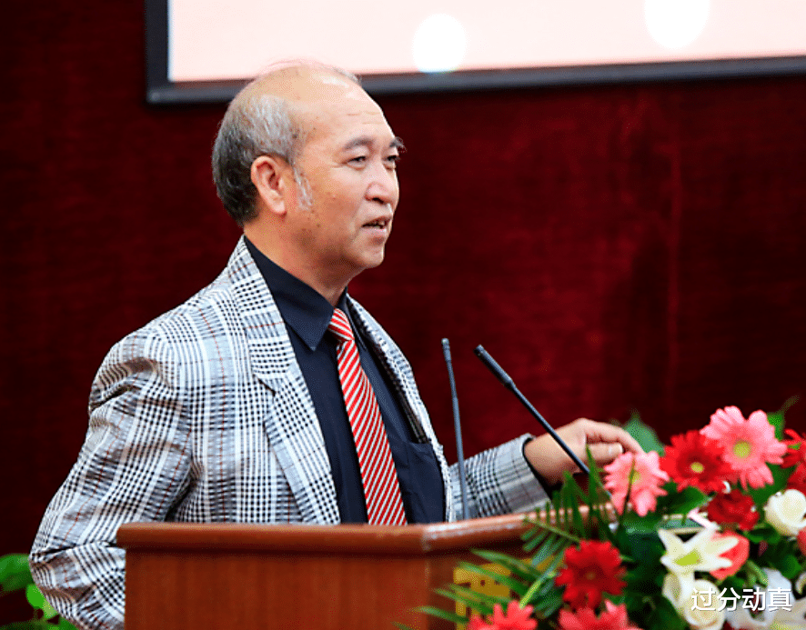 23岁小伙继承姨妈英国房产,内藏六万件中国文物,后全部捐国家