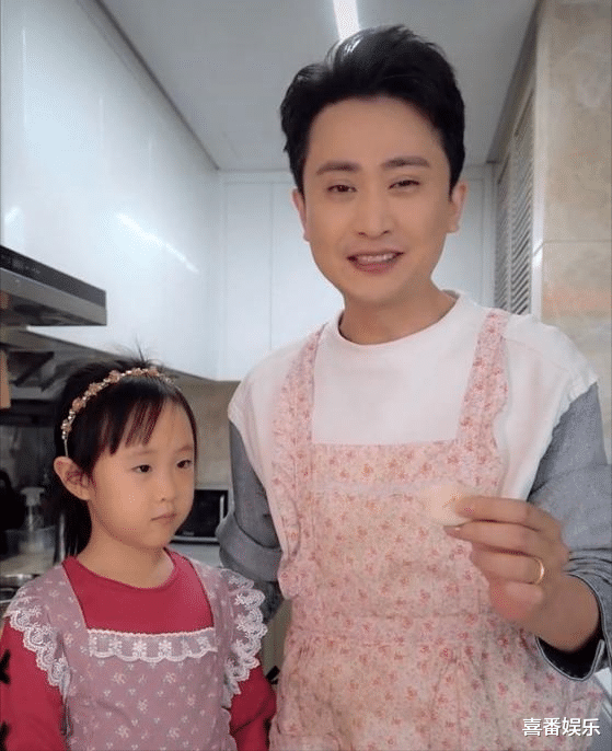 杨超越|盘点央视八位才华横溢的男主持，撒贝宁、康辉、朱广权等各有千秋