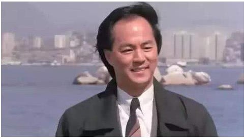 黄渤|狄龙儿子夺下视帝！被父亲一脸严肃当众训话，乖巧站一旁不敢插嘴