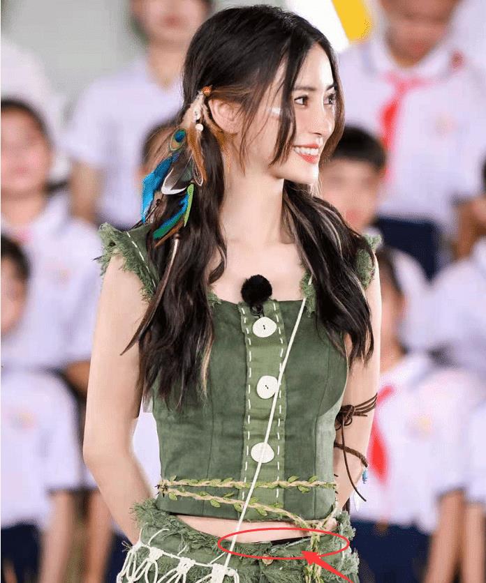 惠若琪|杨颖晒《奔跑吧》剧照，打底裤颜色清晰可见，网友：太粗心了吧