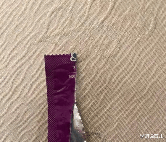 学姐说育儿|“妹子真粗心啊,光顾着玩手机了,连自己的铠甲开了都不知道”哈哈哈