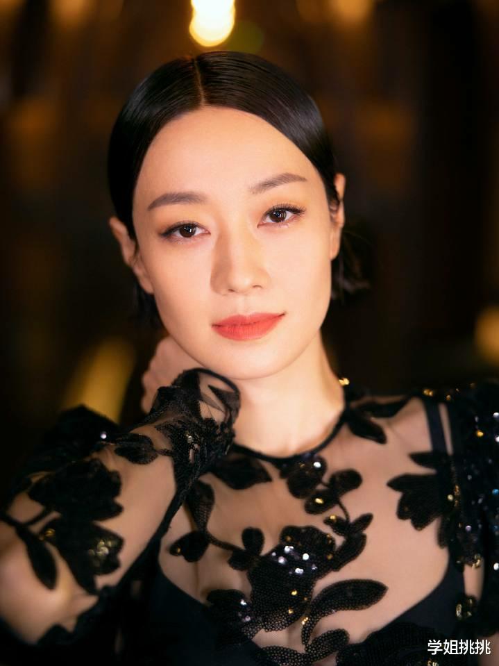 运动|马伊琍的气质很难模仿，栗子色短发配波点裙，美得很高级