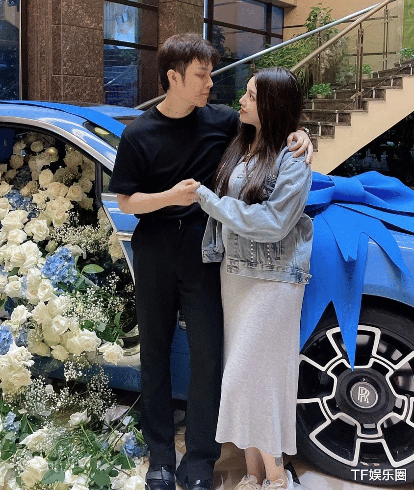 韩安冉|韩安冉称小猪妹爱哭，作为妈妈的她不会带孩子，只能满足女儿物质