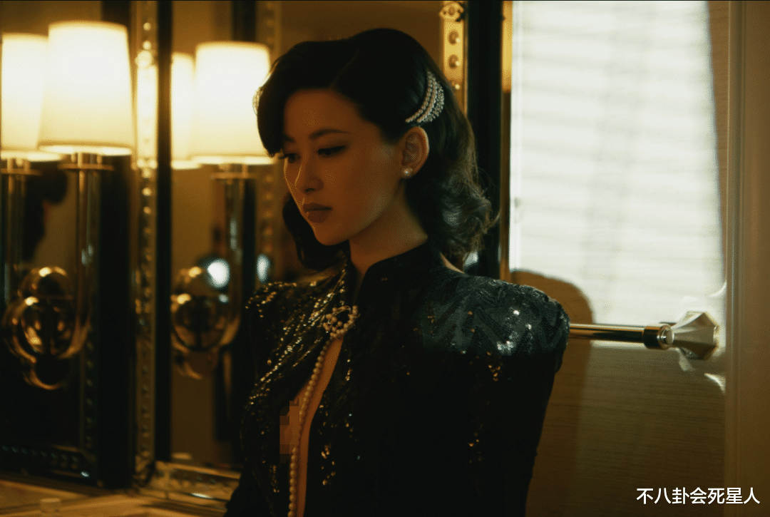 朱珠|?最新红毯来袭！朱珠性感露背，袁姗姗深v礼服，任嘉伦绅士风