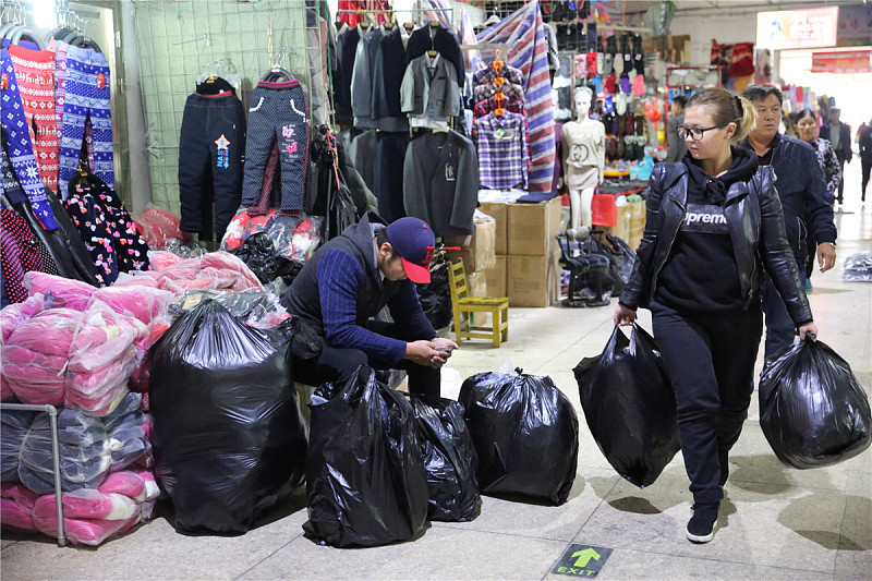 蒙古 蒙古国陷入举国还债，民众捐黄金马匹，现靠人民币支撑，症结在哪？