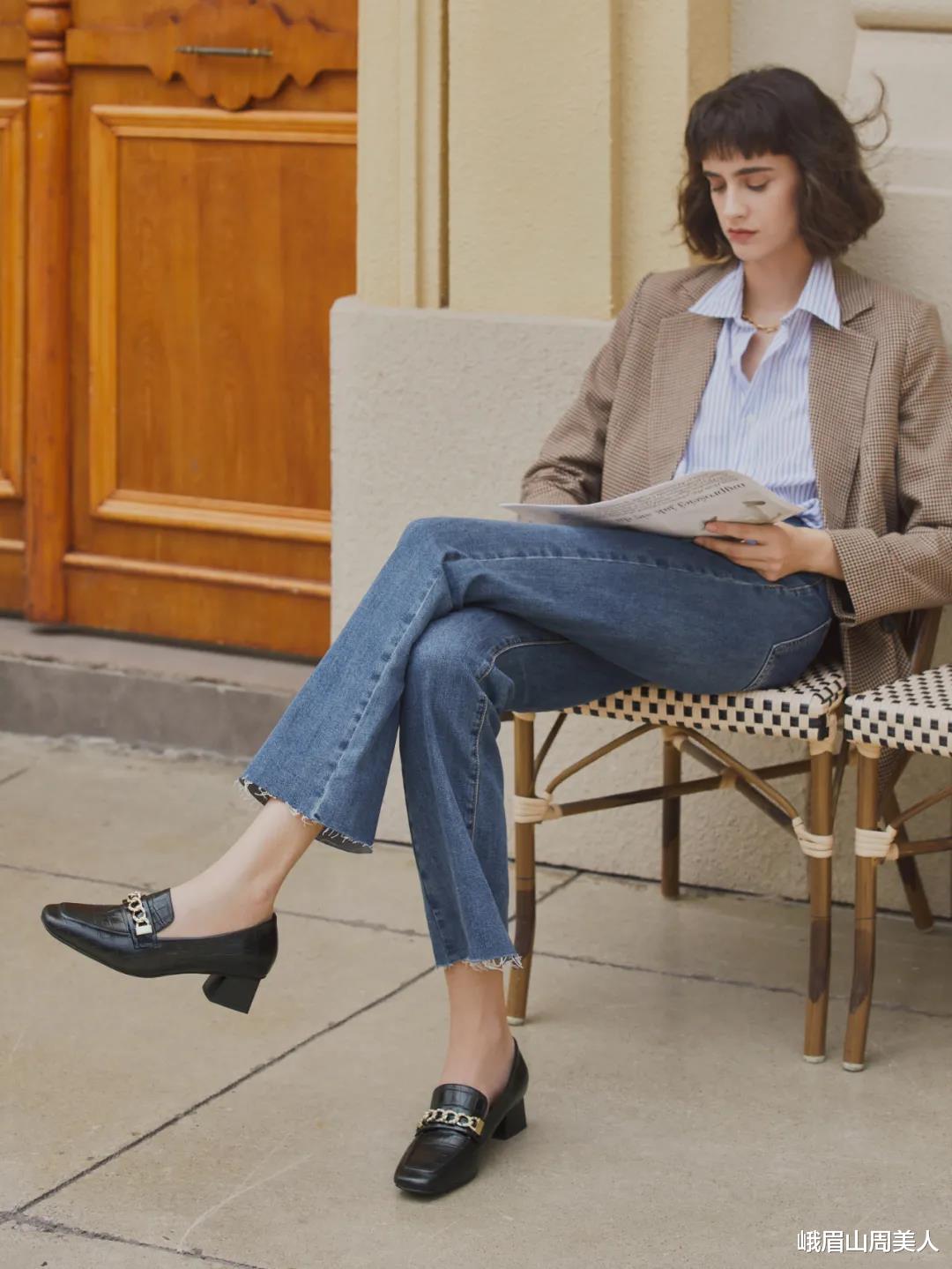 峨眉山周美人 烂大街的马丁靴别穿了！今年流行这4双鞋子，配裤子、裙子都好看