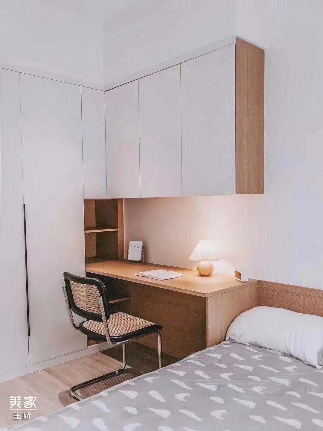 小户型没有阳台这样装太有才了，照着他家抄就对了！