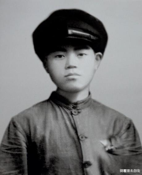 柏青|她是国家一级演员,因病去世千人送别,23岁孙子更是国人骄傲