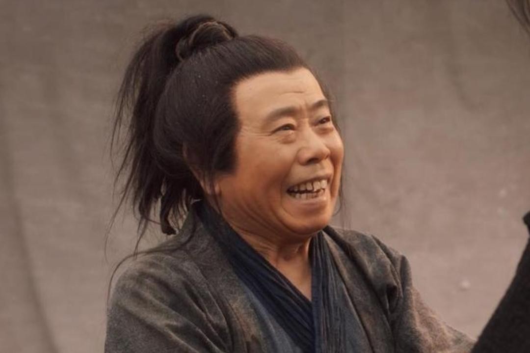 武松|武松大战西门庆又被翻拍，网络热议纷纷，潘金莲“深V装”不简单