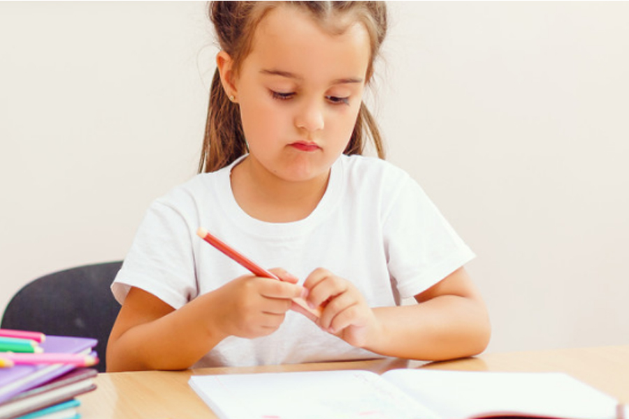 智也说教|你的言语虐待，对孩子来说就是“毒药”，别再说了