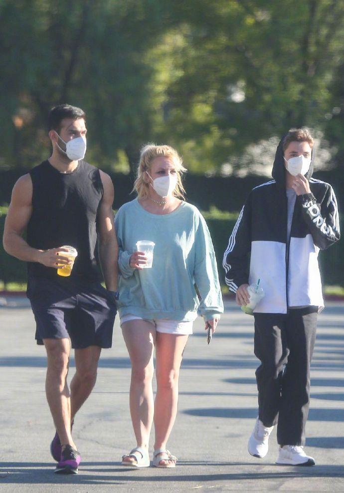 鹿晗|小甜甜-布兰妮“重获自由”，昔日的美好再也回不去了！