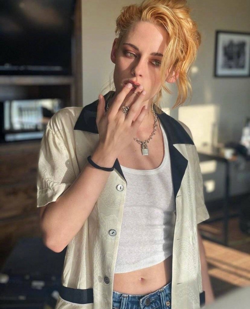 克里斯汀·斯图尔特|《暮光之城》斯图尔特订婚后首露面，网友：长这张脸我天天舔镜子！