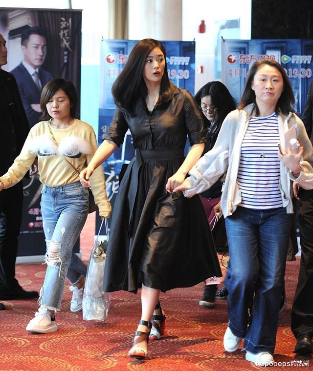 蒋欣|蒋欣变化太大，网友直呼：是整容了吗？