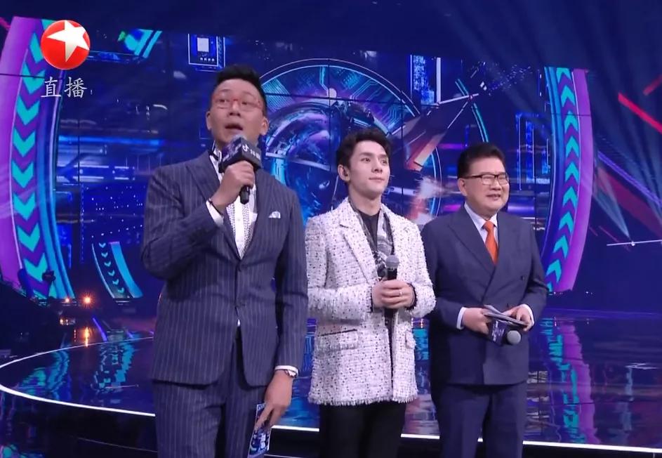 主持人|东方台5位主持人疑遭无限期封杀，陈蓉职务被撤，还不忘吃瓜拉黑网友