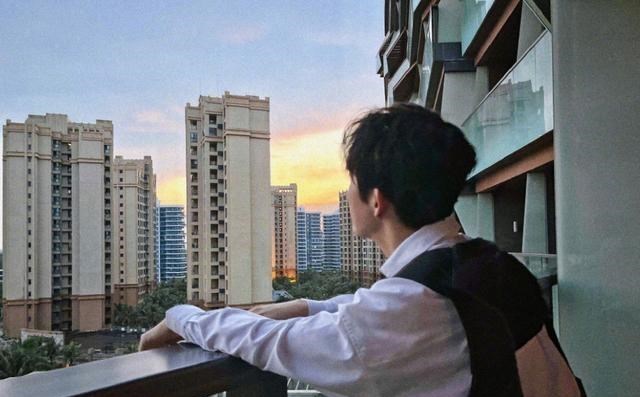 李云迪|知情人透露李云迪留学期间情史丰富，拒绝母亲陪读，坚持在外租房