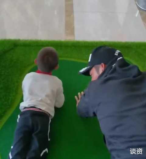 二胎|林丹与儿子做平板支撑，5岁儿子运动天赋太优秀，被喊话生二胎三胎