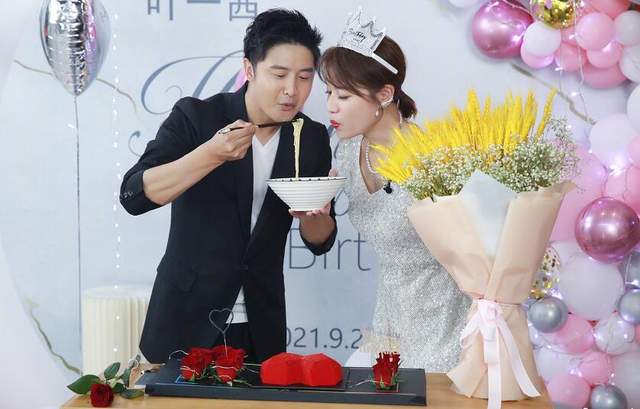 梅长苏|14年的婚姻却像初恋，谁说爱情有保鲜期，田亮给老婆甜蜜庆生让人羡慕