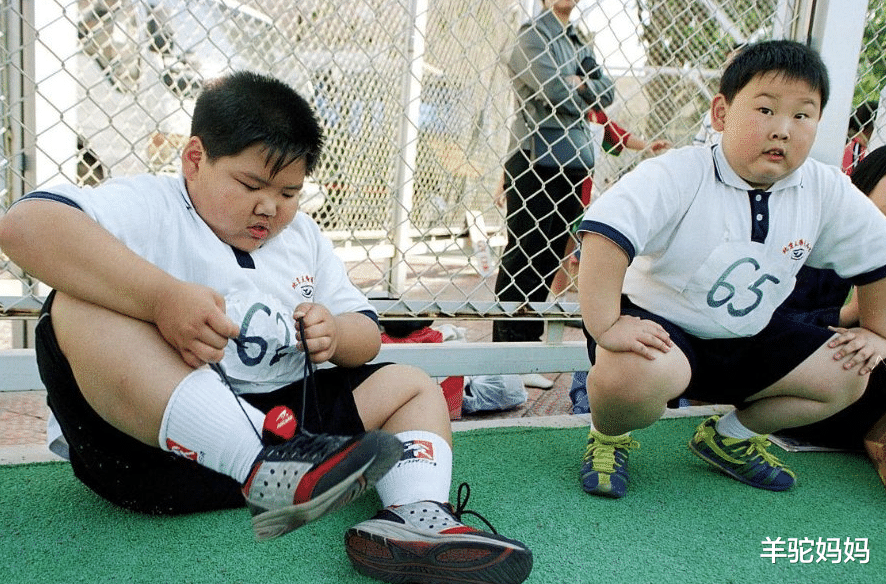 羊驼妈妈|父母一口一口将10岁男孩喂成“肝硬化”,不少父母仍在做,要警惕