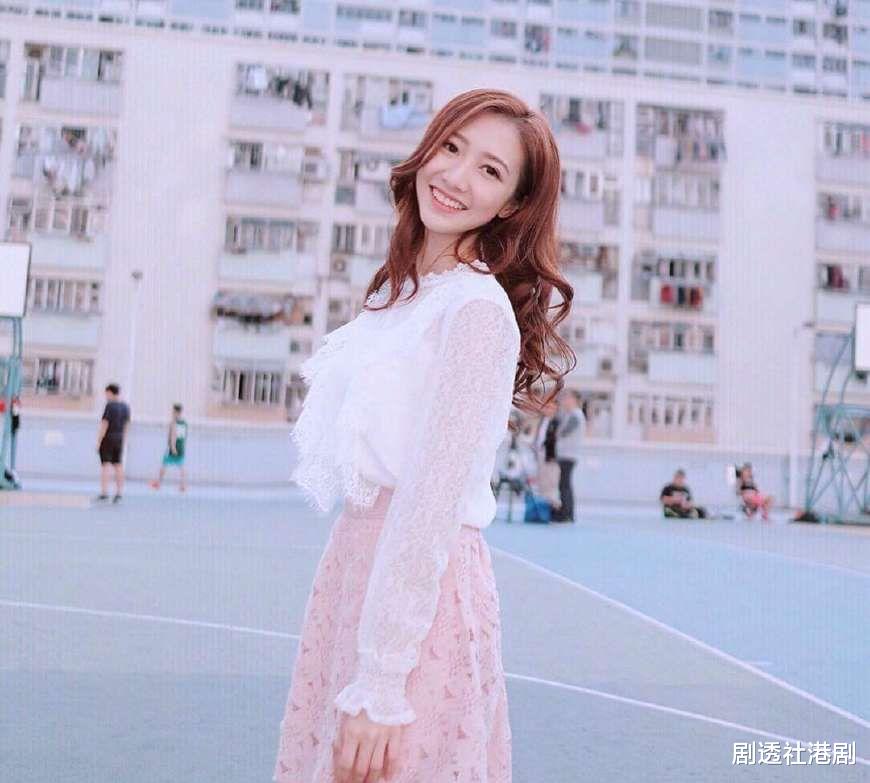 何依婷|不急嫁人！TVB力捧小花自曝曾是恋爱脑，容易被感动以及轻信别人