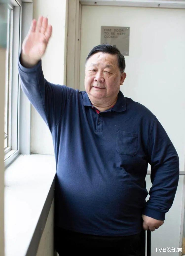 秦煌|突发！72岁香港老戏骨被紧急送医院，双脚严重浮肿，家属避谈病情