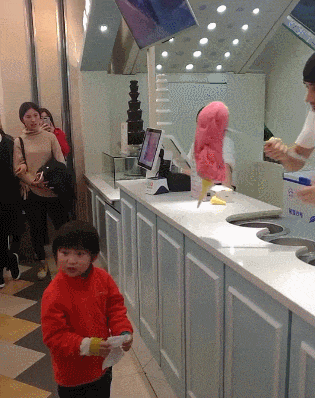 萌萌萌说|“女友在酒店给我拍回来照片,但就感觉不对劲!”你们帮忙看看吧