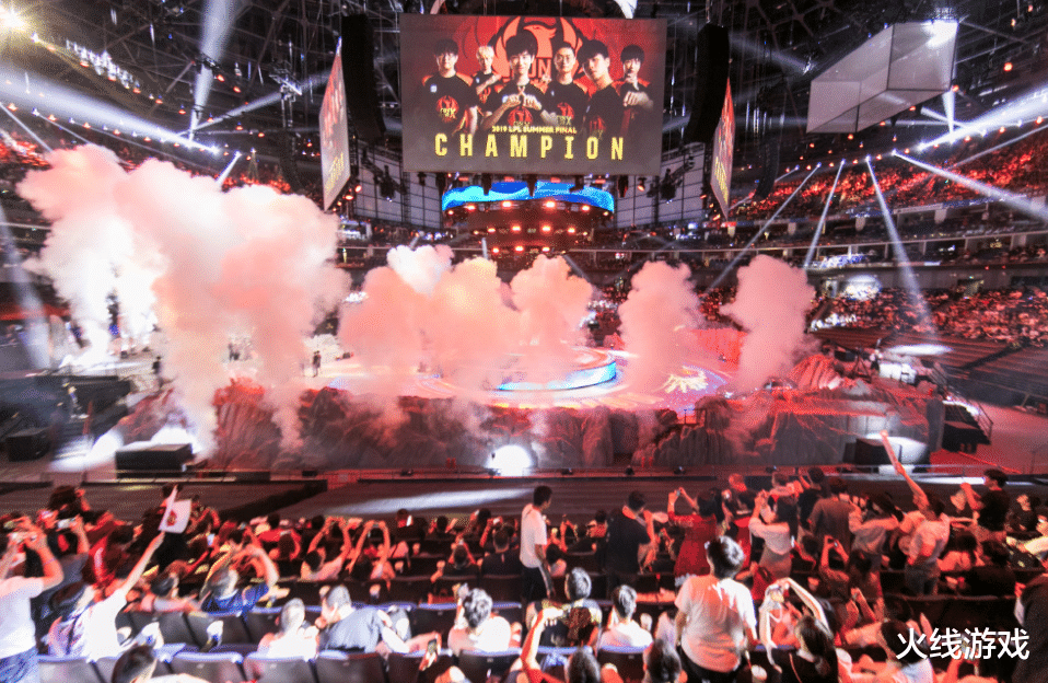 海南|准备正式退役了！前FPX上单金贡亲口回应：应该不会再打职业了