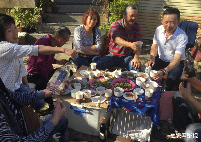 郭碧婷|郭碧婷初二回娘家？女儿露正脸，父亲晒照却显家境与婆家差距太大