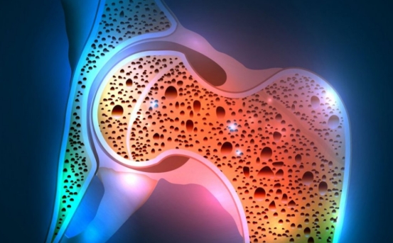 长寿老爷爷|更年期女性多补3种营养物质，或可养成“铁骨”，远离骨质疏松