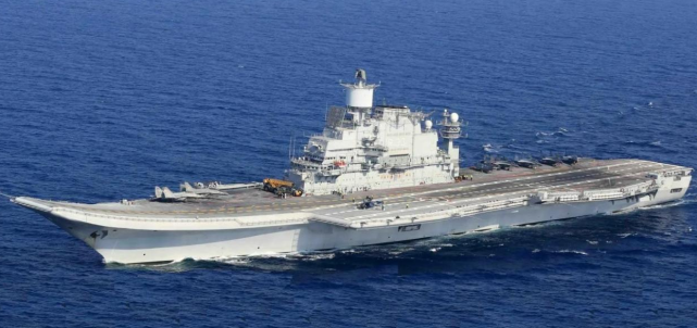 印度|3艘新航母同时开工，坚决不向中国求助，西方质疑：谁提供的技术？