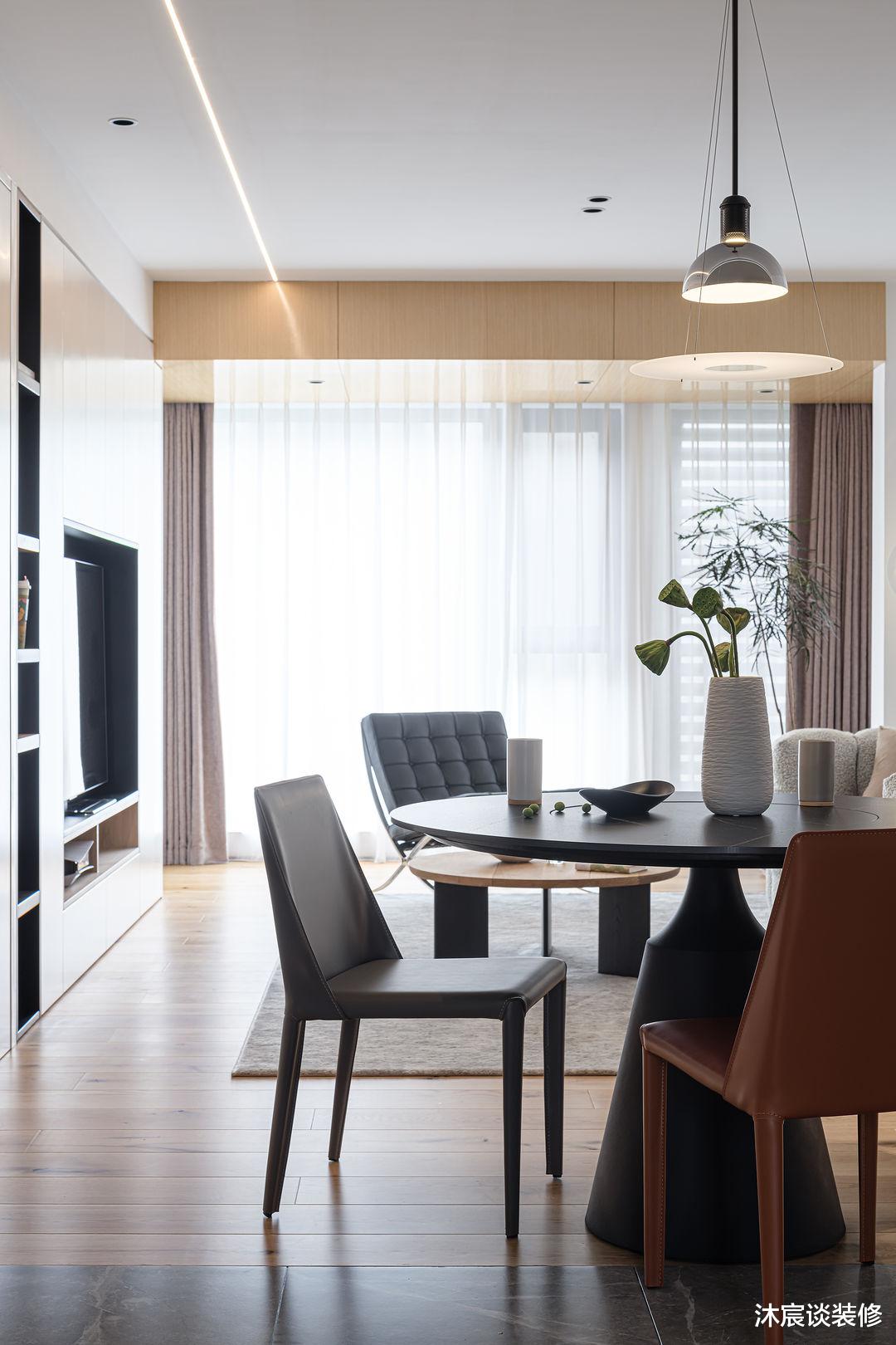 |未来我家，就要像她家这样装修，室内简洁大方，温馨舒缓很喜欢！