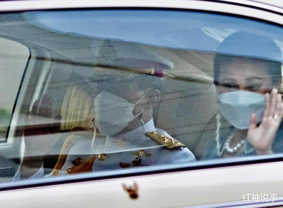 苏提达|42岁苏提达好惊艳，一袭鱼尾裙闪耀全场，波光粼粼宛如美人鱼