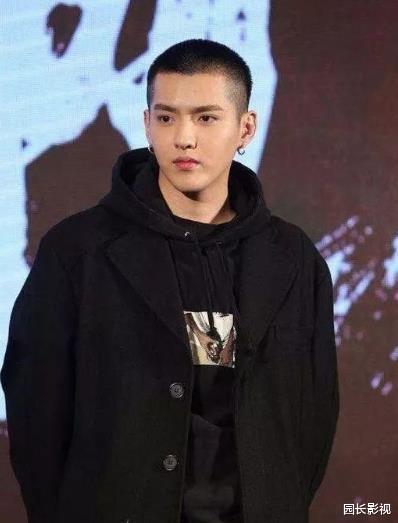 发型|王一博换发型了，审美有些跟不上，不是理平头都叫帅气