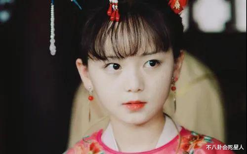 小戏骨|“小宝钗”钟宝儿长残了！16岁脸圆下巴短，失去灵气变普通素人