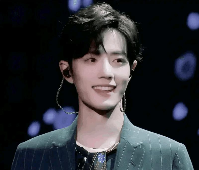 肖战|肖战：此文需要握紧手机，以防砸脸！