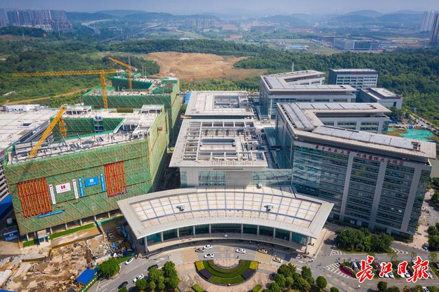长江日报 光谷同济儿童医院全面封顶，武汉明年新增一座大型儿童专科医院