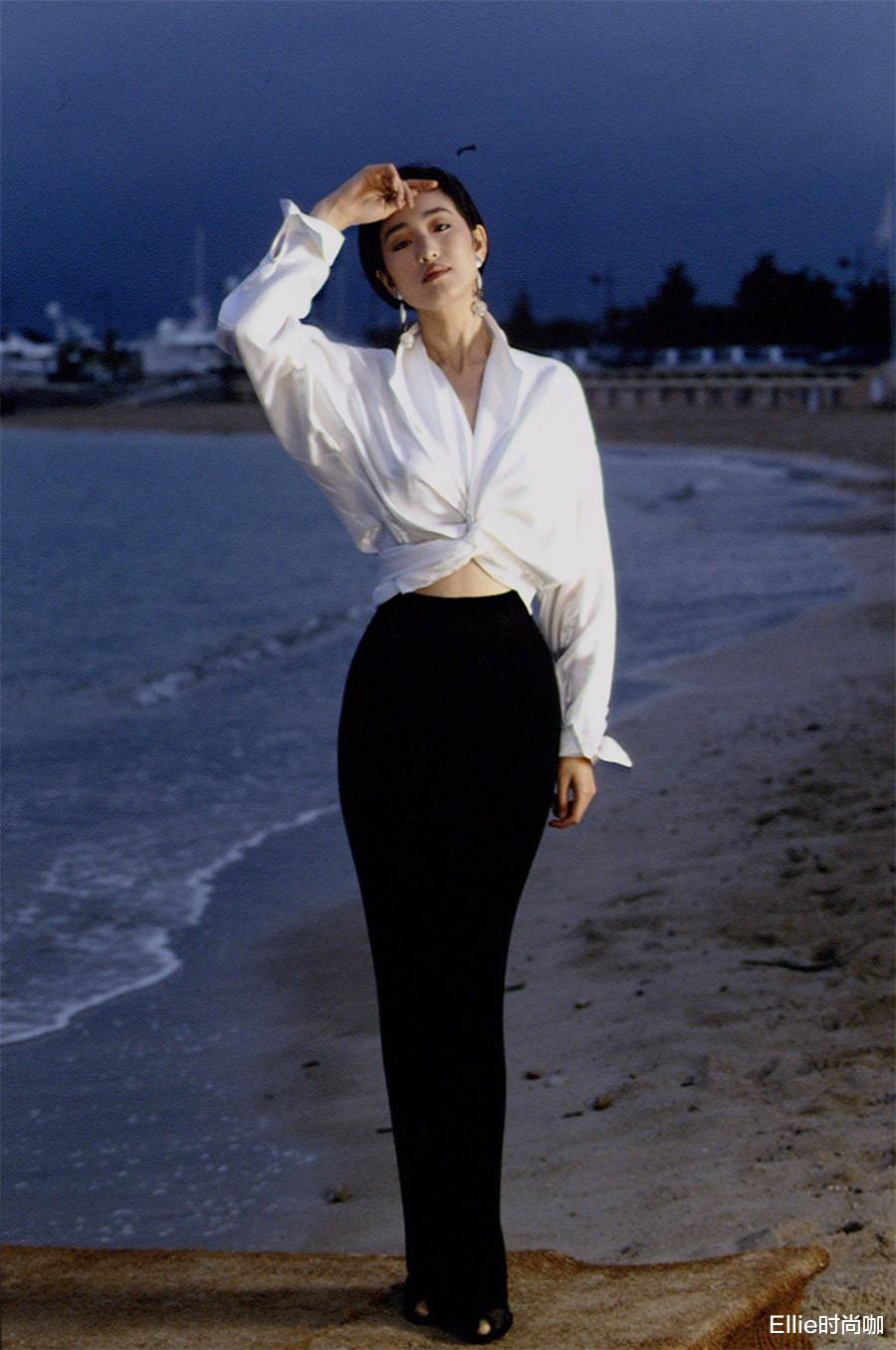 Ellie时尚咖|“童年女神”巩俐还是老了,55岁皮肤黝黑,上台全靠气质硬撑